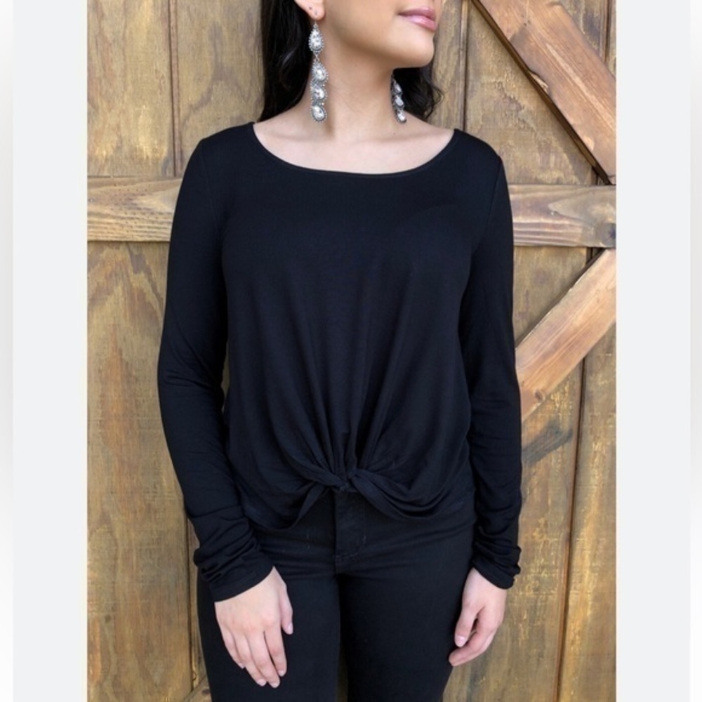 Anthropologie On The Road twist front navy top size medium